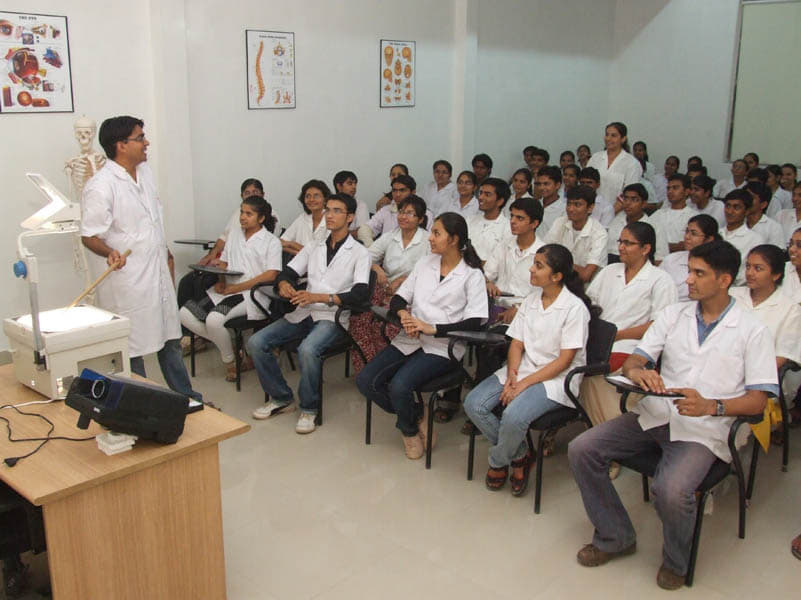 Gujarat Adani Institute of Medical Sciences Kachchh College Facilities photo 2